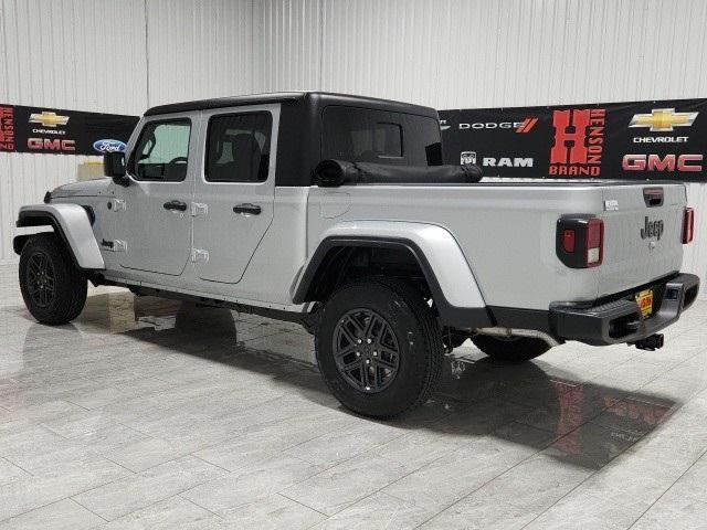 new 2024 Jeep Gladiator car, priced at $47,802