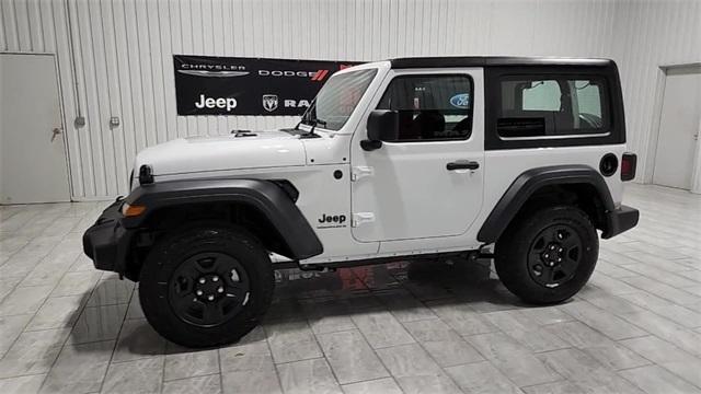 new 2025 Jeep Wrangler car, priced at $30,956