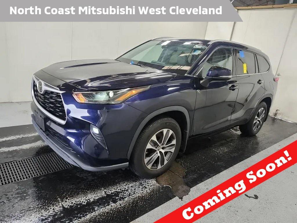used 2022 Toyota Highlander car, priced at $35,939