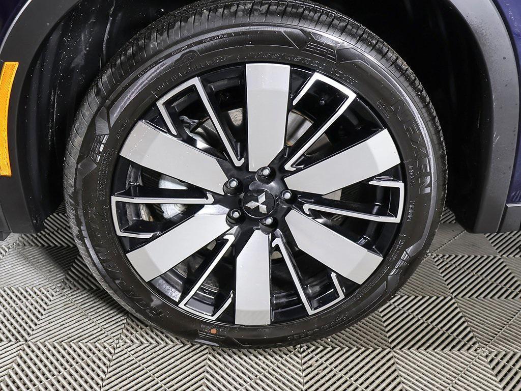 used 2025 Mitsubishi Outlander car, priced at $25,599