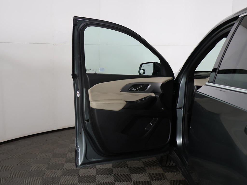 used 2022 Chevrolet Traverse car, priced at $20,999