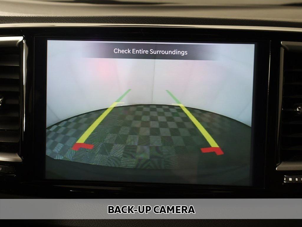 used 2025 Chrysler Pacifica car, priced at $31,490