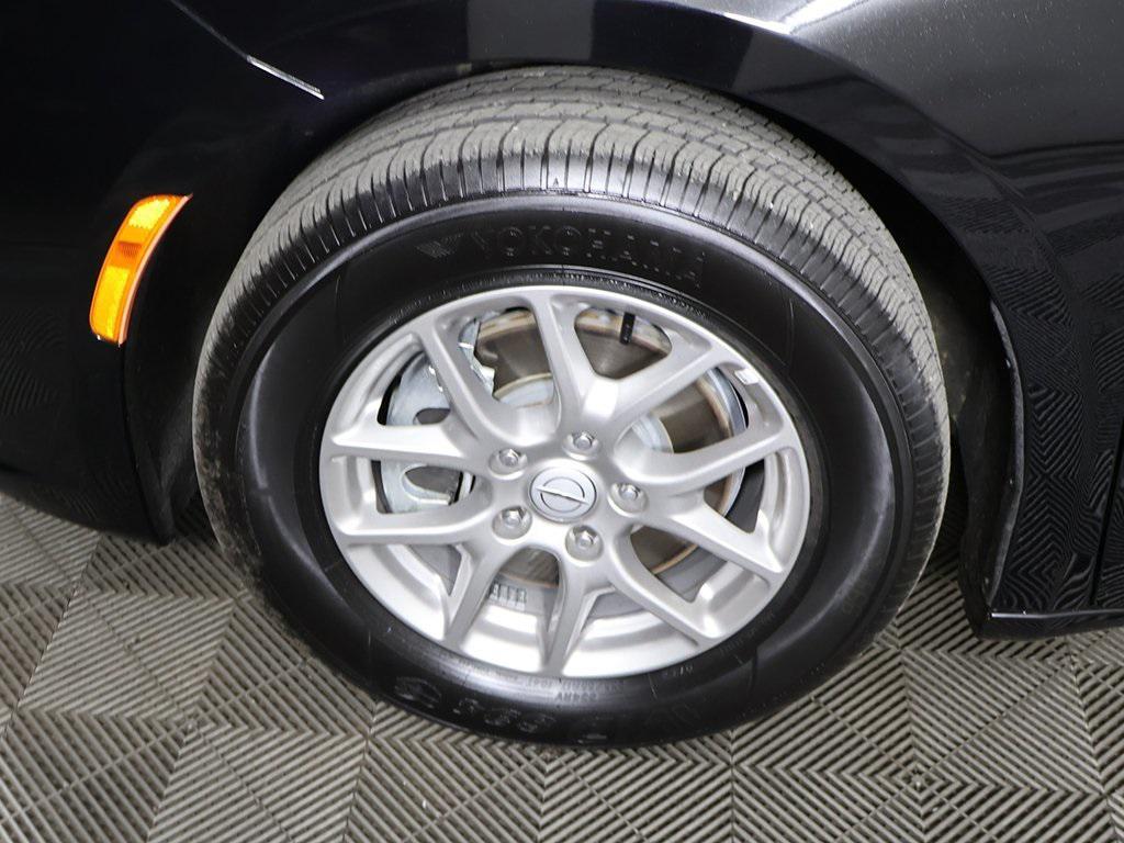 used 2025 Chrysler Pacifica car, priced at $31,490