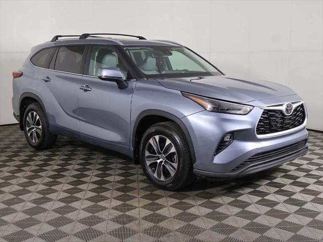 used 2023 Toyota Highlander car, priced at $35,259
