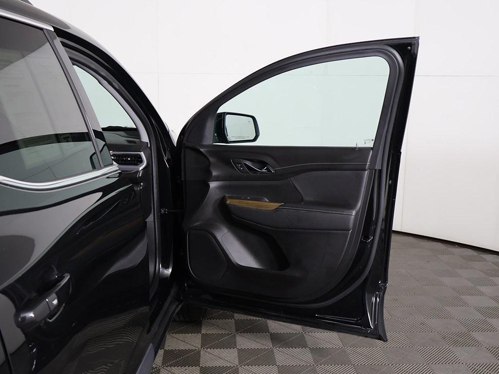 used 2023 GMC Acadia car, priced at $25,999