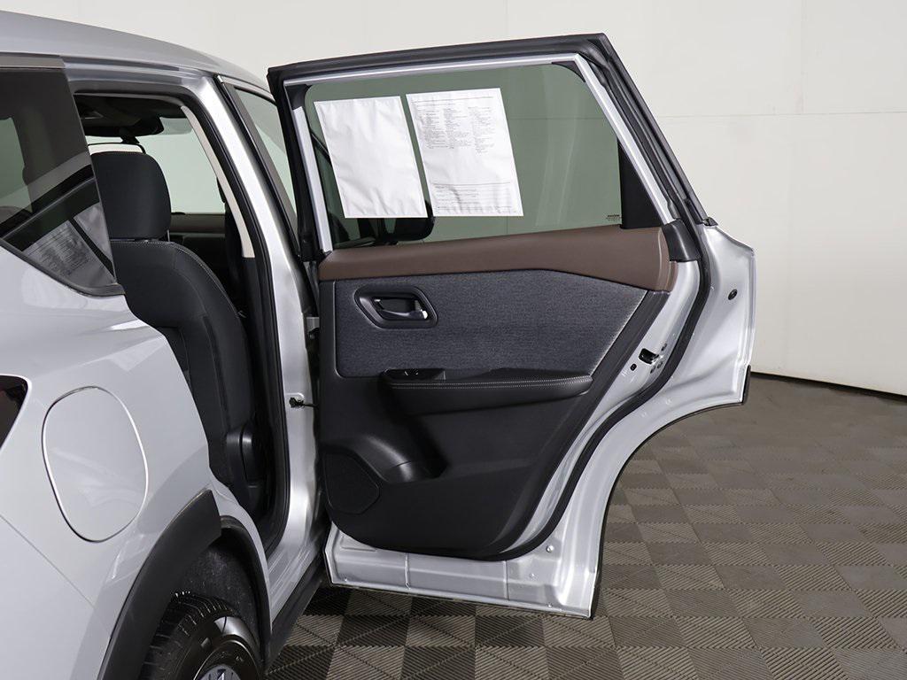 used 2022 Nissan Rogue car, priced at $19,999