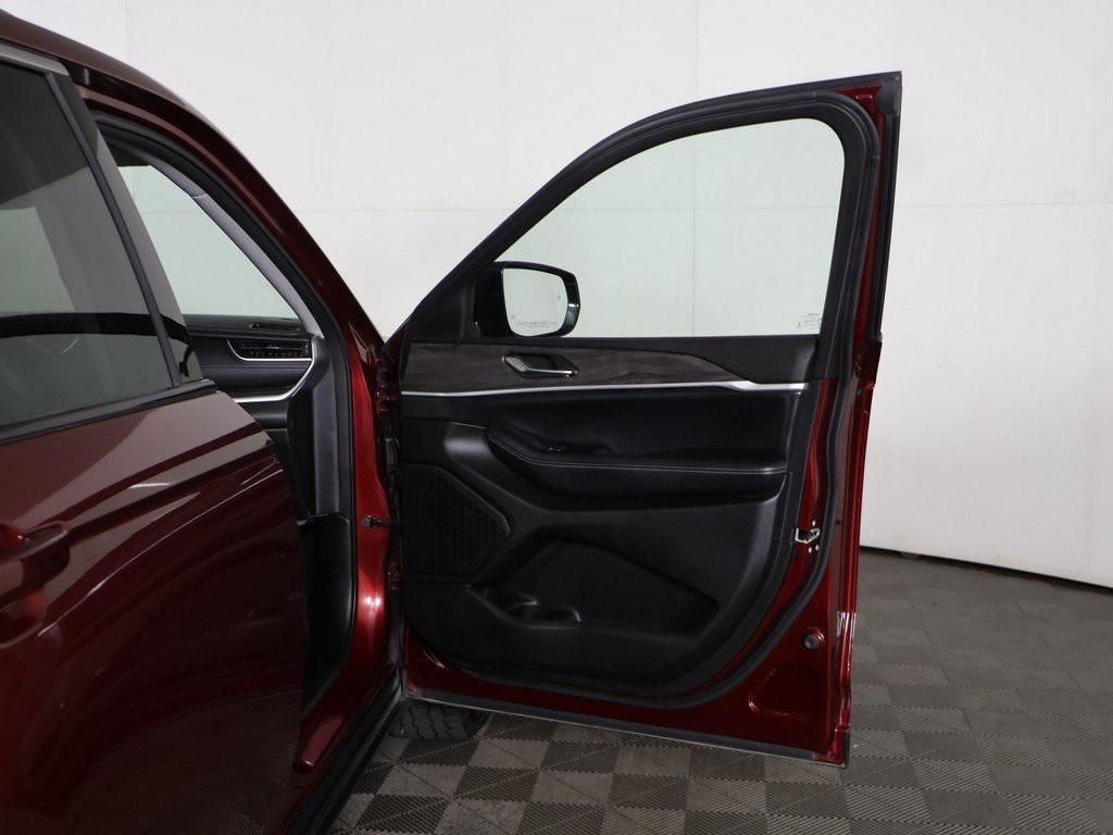 used 2023 Jeep Grand Cherokee car, priced at $28,429