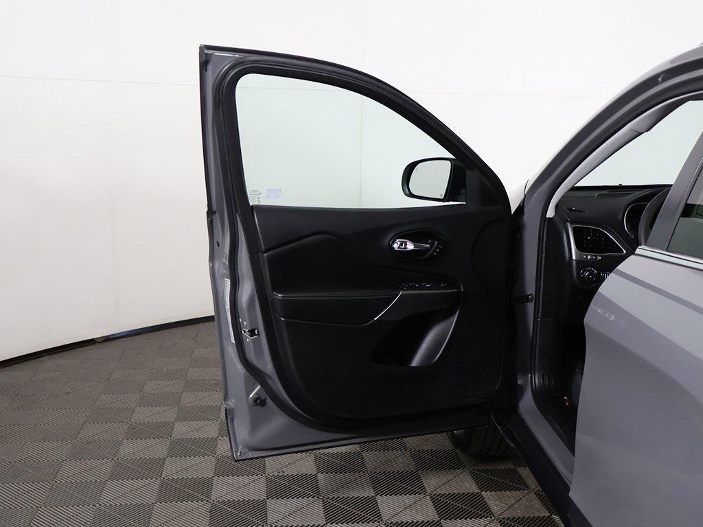 used 2022 Jeep Cherokee car, priced at $22,929