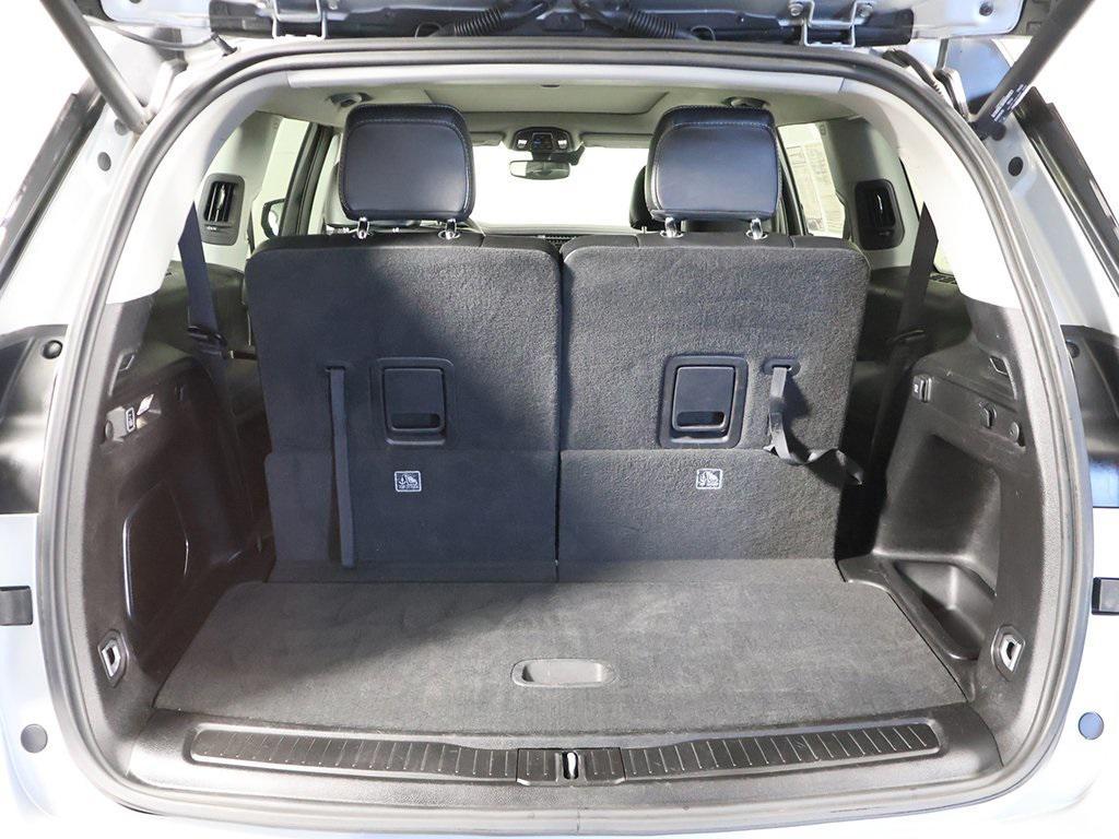 used 2023 Jeep Grand Cherokee L car, priced at $28,759