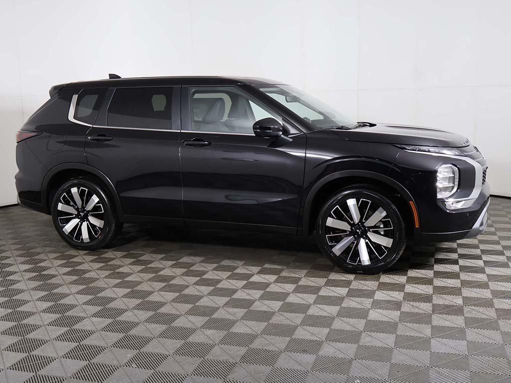 new 2025 Mitsubishi Outlander car, priced at $39,095