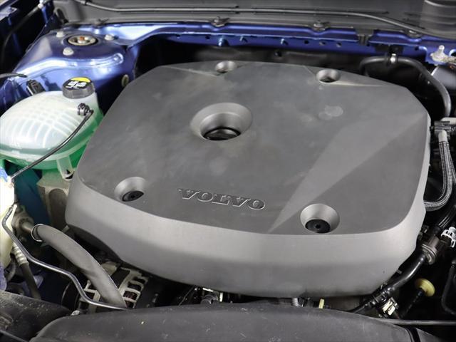used 2021 Volvo XC40 car, priced at $19,999