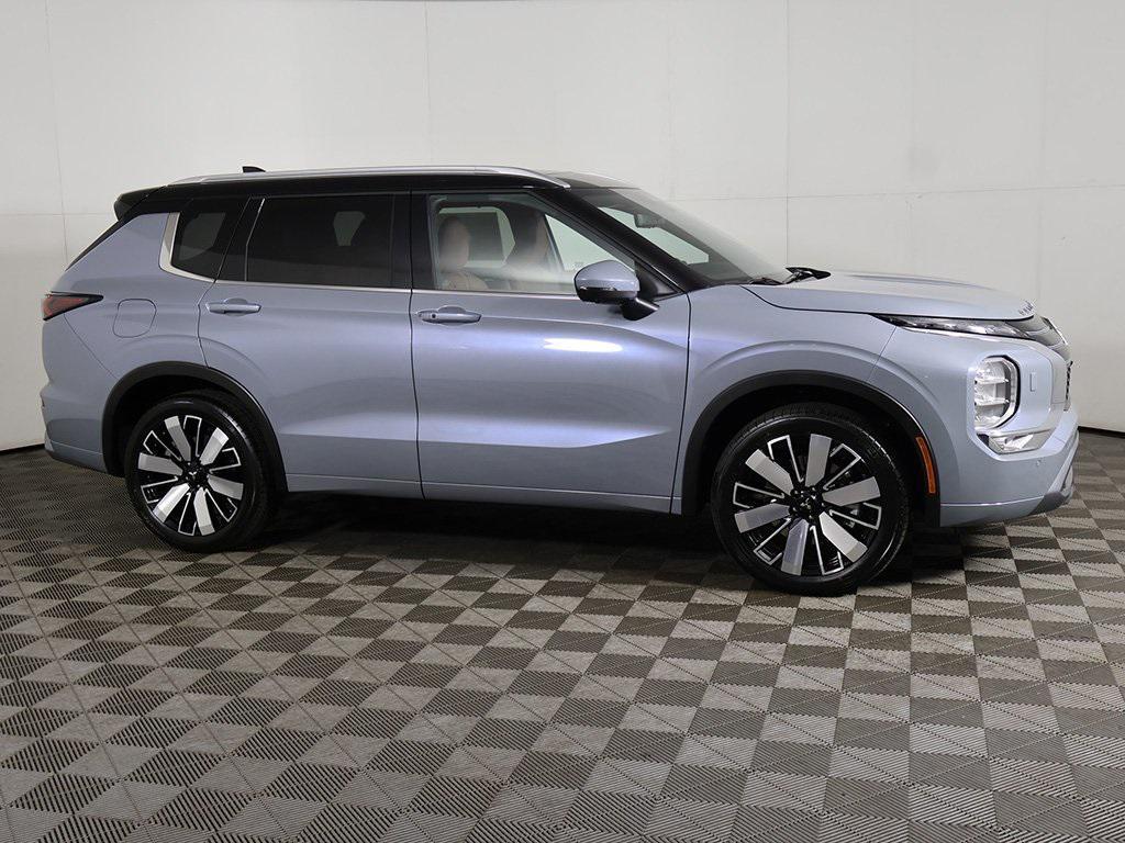 new 2025 Mitsubishi Outlander car, priced at $46,745