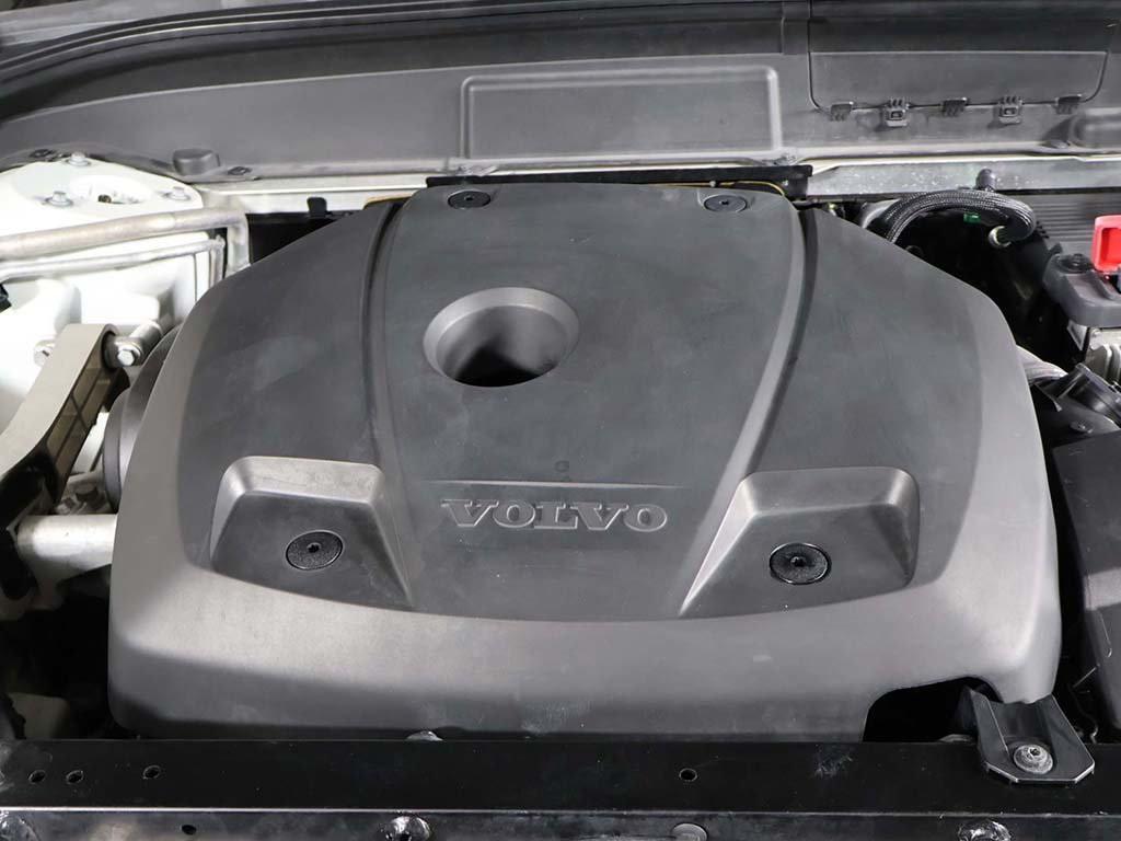 used 2021 Volvo XC60 car, priced at $19,129