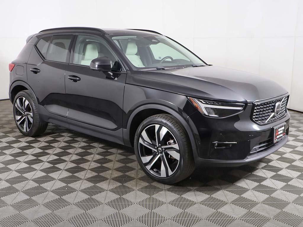 used 2024 Volvo XC40 car, priced at $31,449