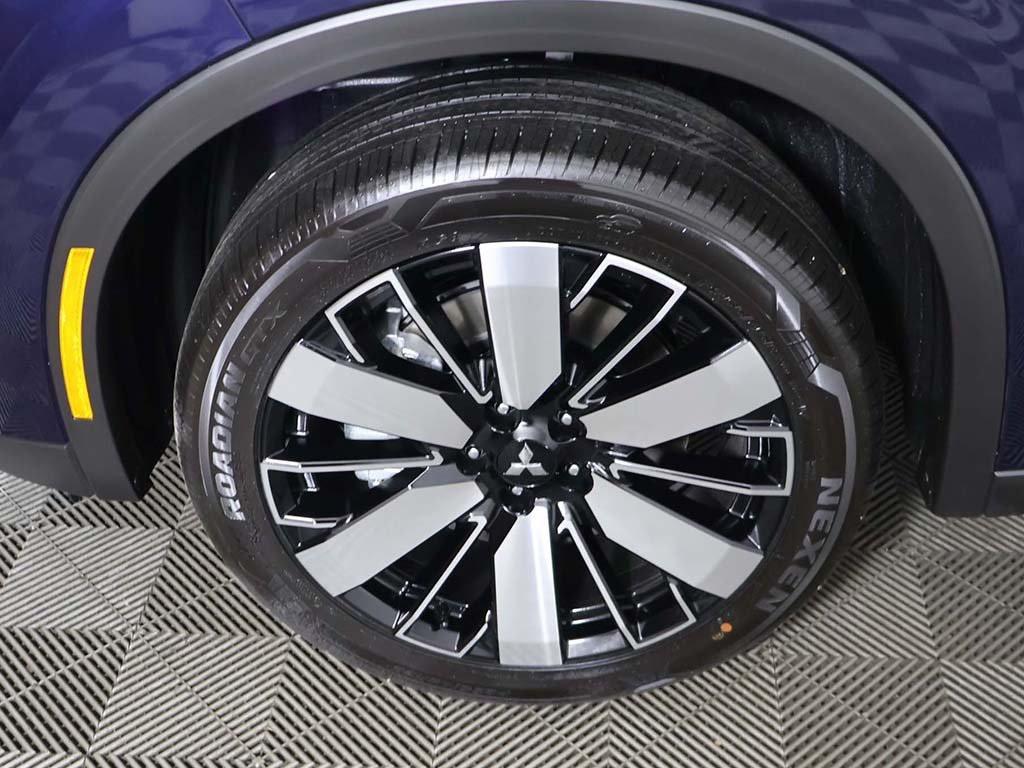 new 2025 Mitsubishi Outlander car, priced at $38,050