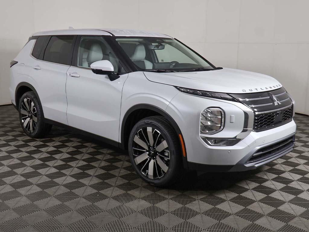 new 2025 Mitsubishi Outlander car, priced at $38,555