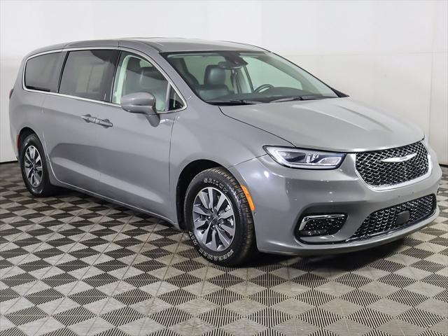 used 2022 Chrysler Pacifica Hybrid car, priced at $24,699