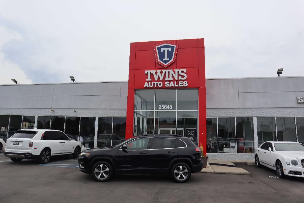 used 2022 Jeep Cherokee car, priced at $21,995