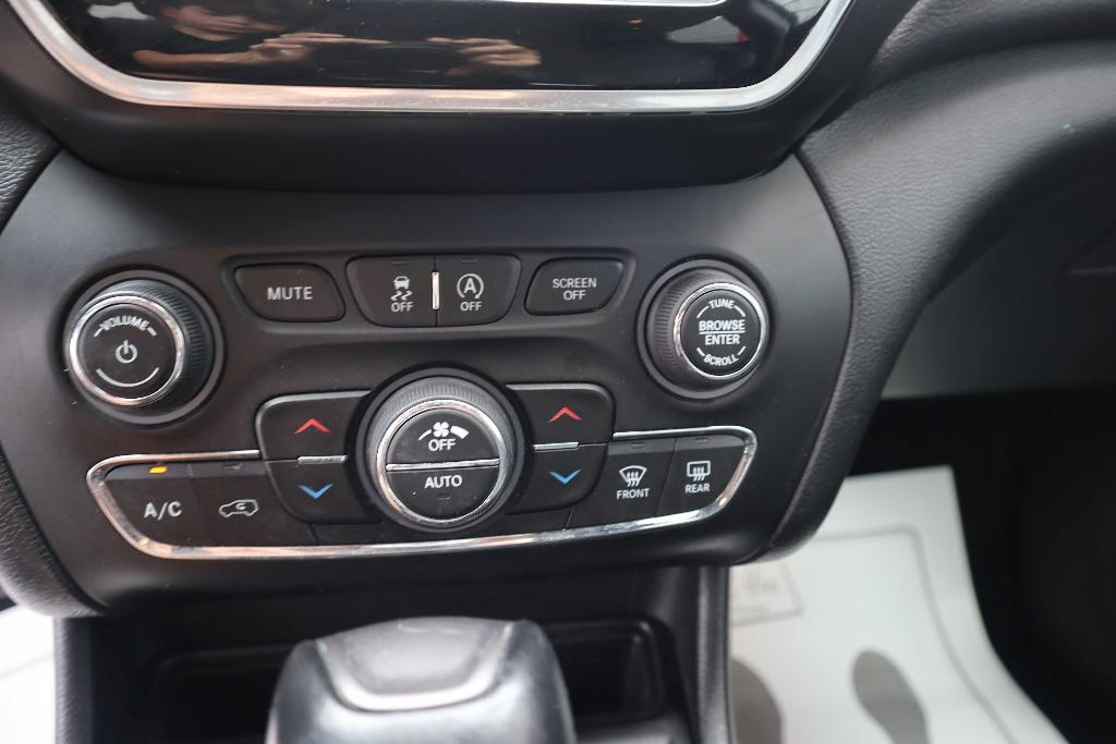 used 2022 Jeep Cherokee car, priced at $21,995