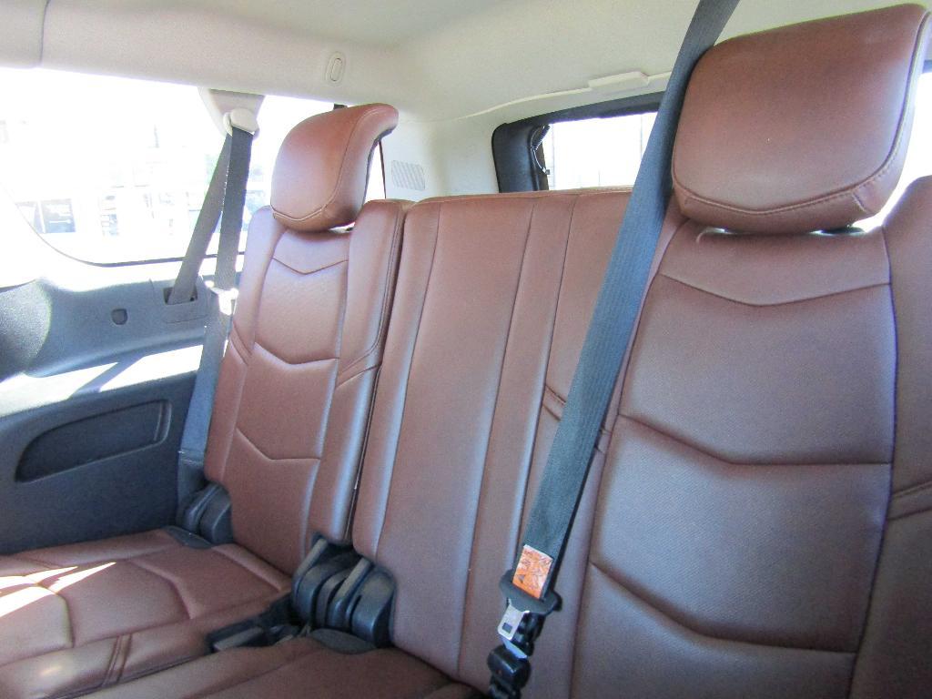 used 2019 Cadillac Escalade ESV car, priced at $26,995