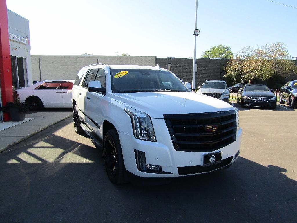 used 2019 Cadillac Escalade ESV car, priced at $26,995