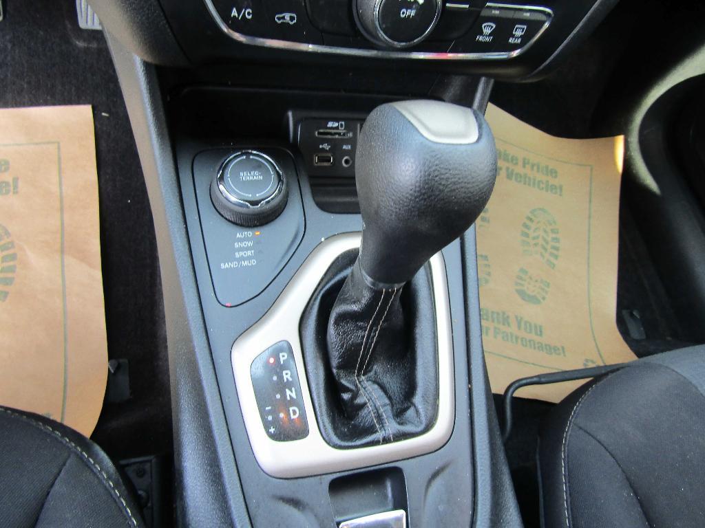 used 2017 Jeep Cherokee car, priced at $13,995