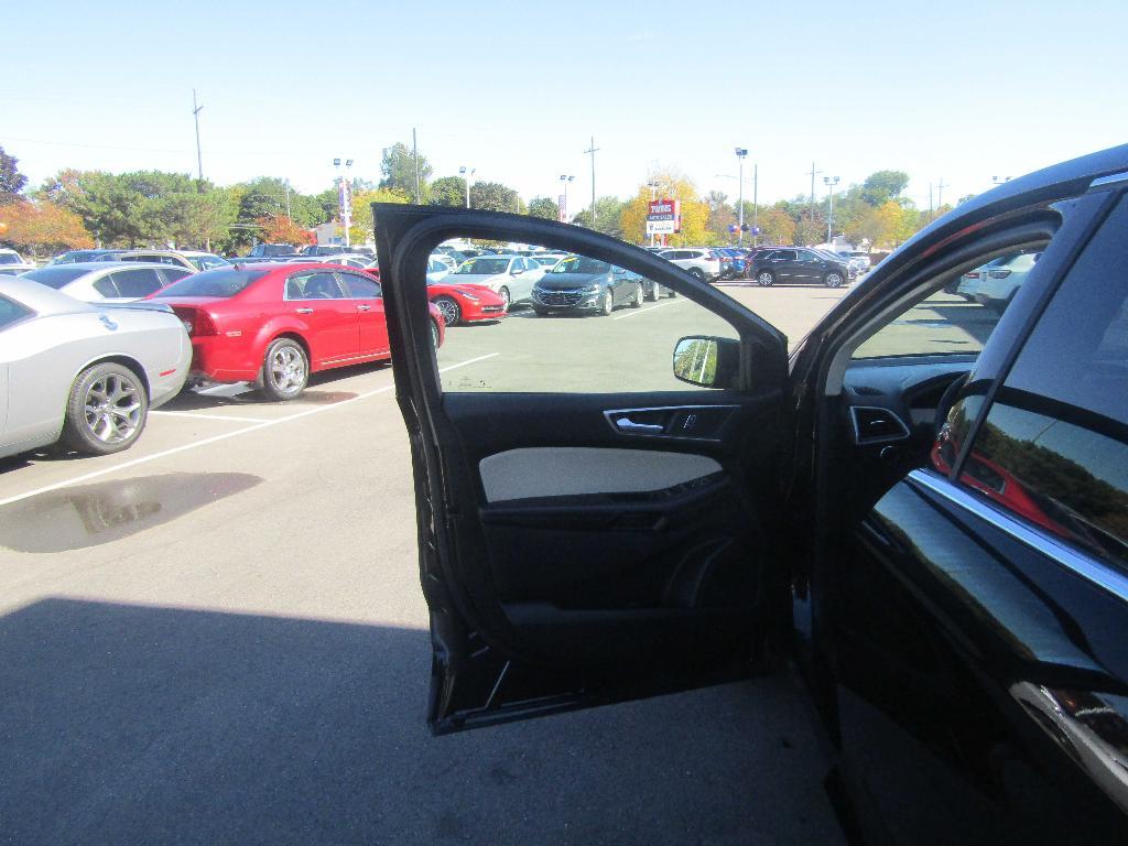 used 2024 Ford Edge car, priced at $25,995