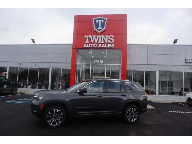 used 2022 Jeep Grand Cherokee car, priced at $39,995