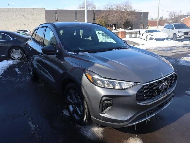 used 2025 Ford Escape car, priced at $24,995