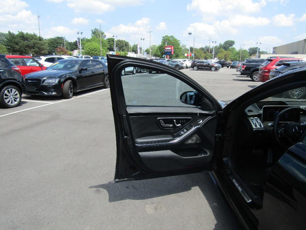 used 2022 Mercedes-Benz S-Class car, priced at $77,000