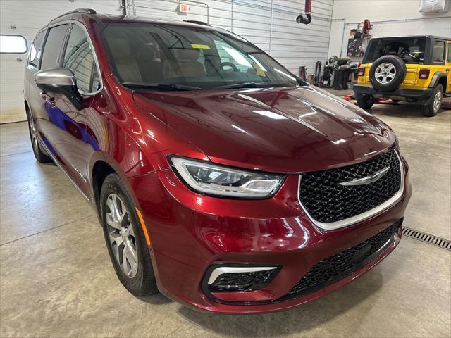 used 2023 Chrysler Pacifica car, priced at $35,412