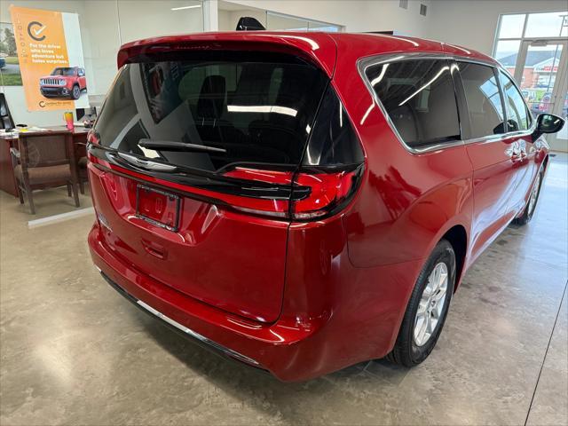 used 2024 Chrysler Pacifica car, priced at $37,527
