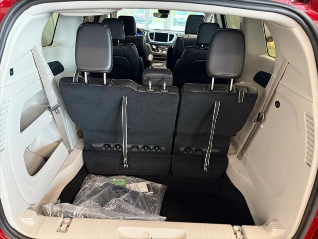 used 2024 Chrysler Pacifica car, priced at $37,527