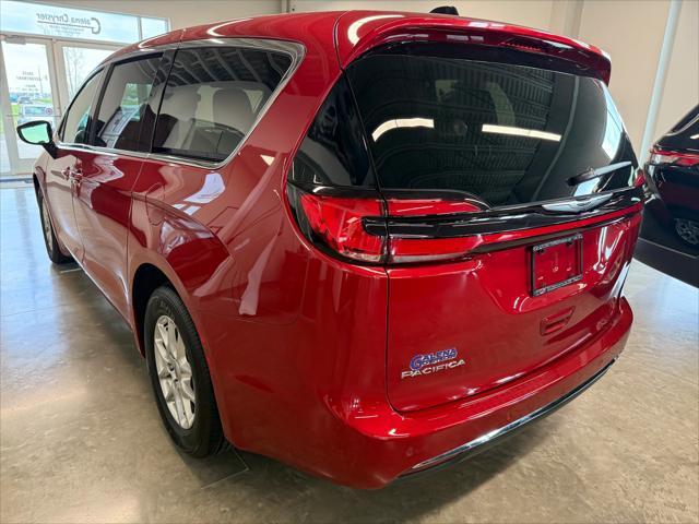 used 2024 Chrysler Pacifica car, priced at $37,527