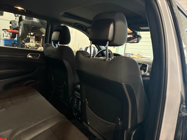 used 2015 Jeep Grand Cherokee car, priced at $14,652