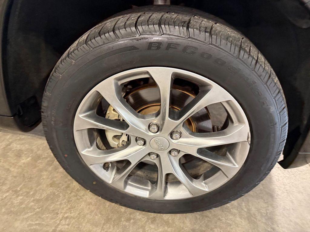 used 2020 Jeep Grand Cherokee car, priced at $25,371