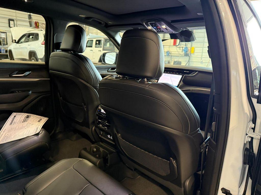 new 2025 Jeep Grand Cherokee L car, priced at $49,328