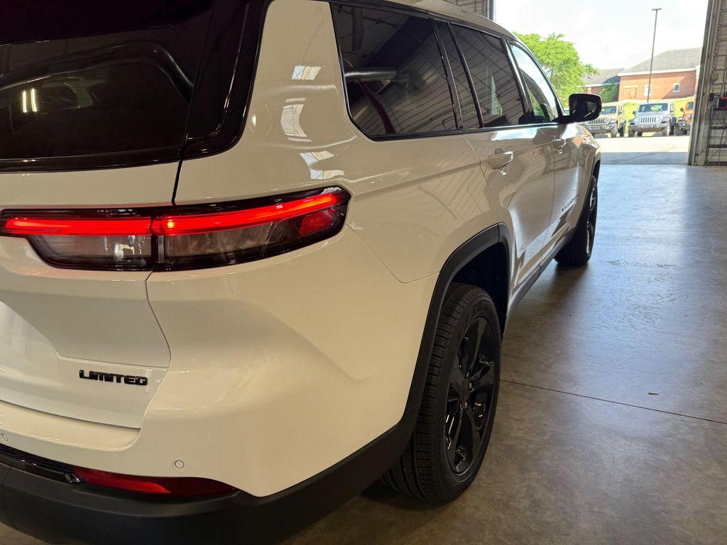 new 2025 Jeep Grand Cherokee L car, priced at $49,328