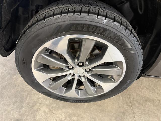 used 2019 Jeep Cherokee car, priced at $18,952