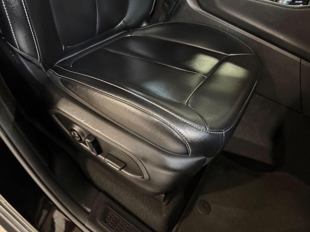 used 2024 Jeep Grand Cherokee L car, priced at $35,648