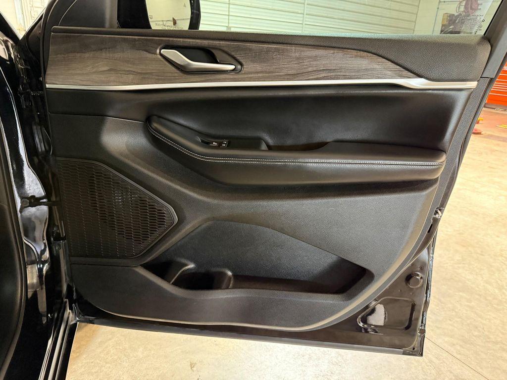 used 2024 Jeep Grand Cherokee L car, priced at $35,648