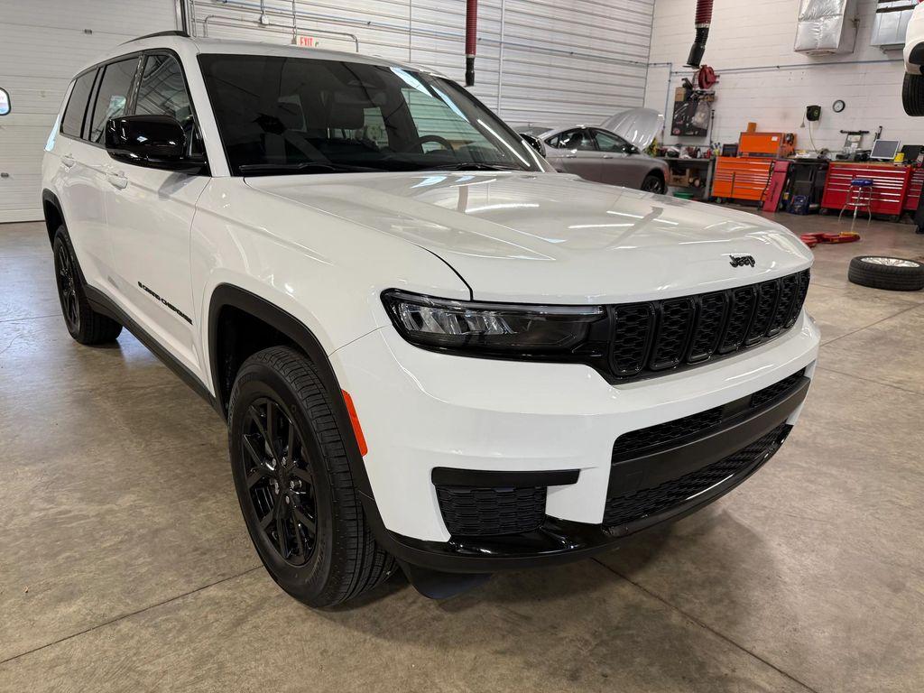 used 2024 Jeep Grand Cherokee L car, priced at $34,979
