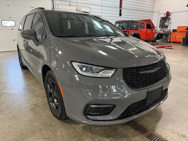 used 2021 Chrysler Pacifica Hybrid car, priced at $25,503