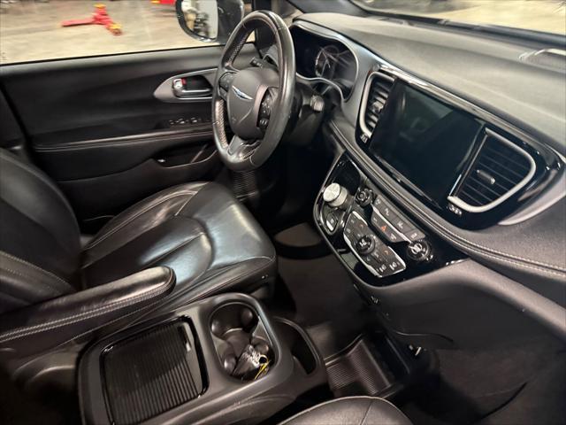 used 2021 Chrysler Pacifica Hybrid car, priced at $25,503