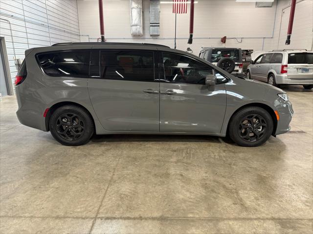 used 2021 Chrysler Pacifica Hybrid car, priced at $25,503