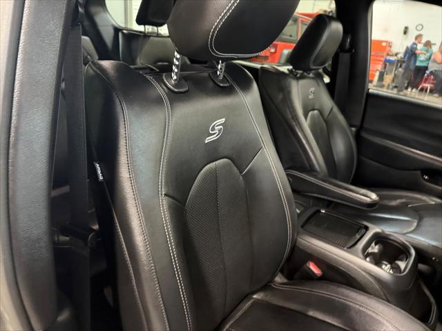 used 2021 Chrysler Pacifica Hybrid car, priced at $25,503