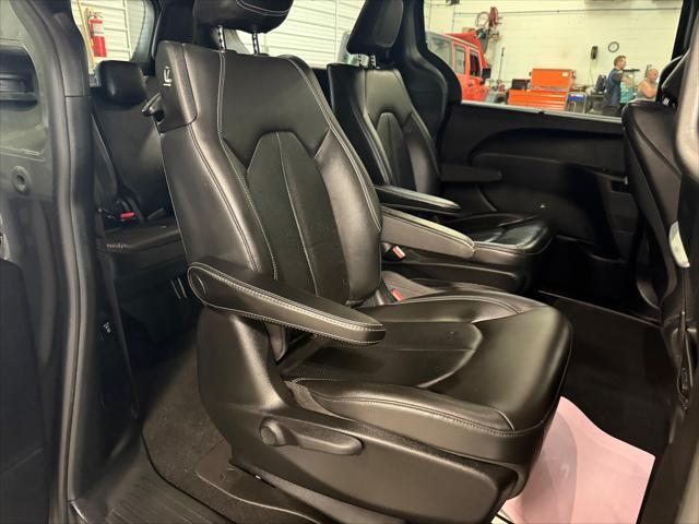 used 2021 Chrysler Pacifica Hybrid car, priced at $25,503