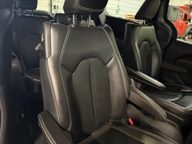 used 2021 Chrysler Pacifica Hybrid car, priced at $25,503