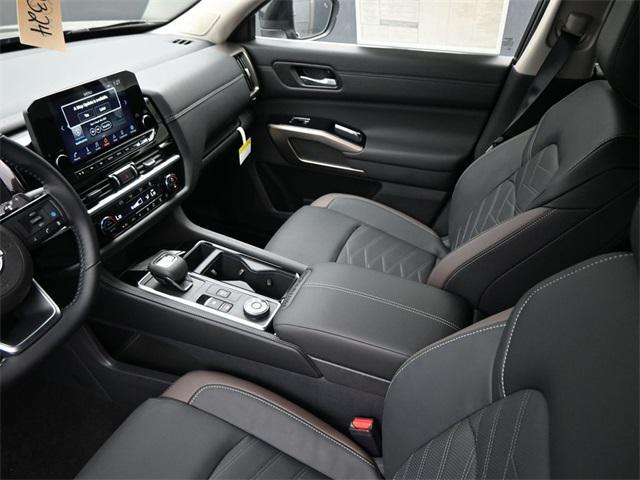 new 2025 Nissan Pathfinder car, priced at $48,962