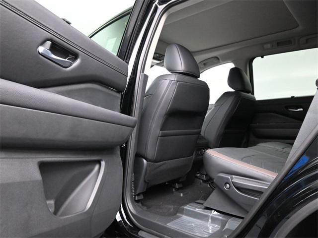 new 2025 Nissan Pathfinder car, priced at $48,962